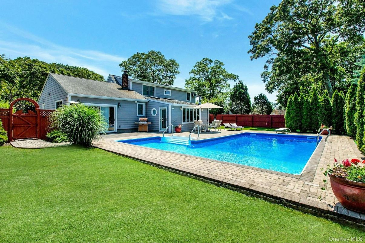 Backyard, Exterior, Pool