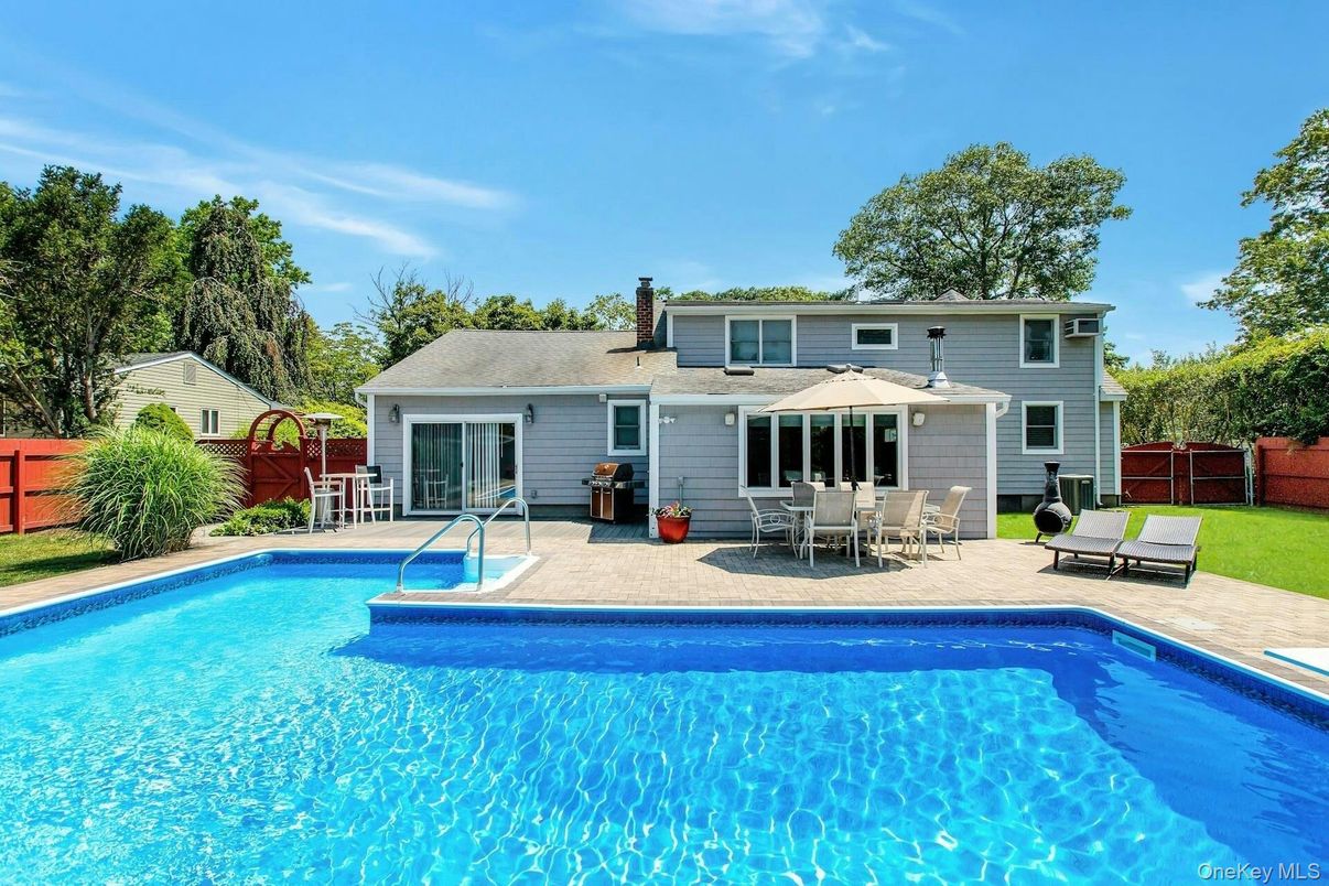 Exterior, Pool