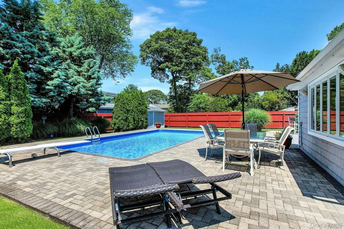 Exterior, Pool