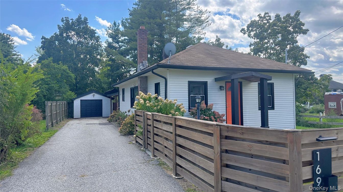 Detached Garage, Exterior