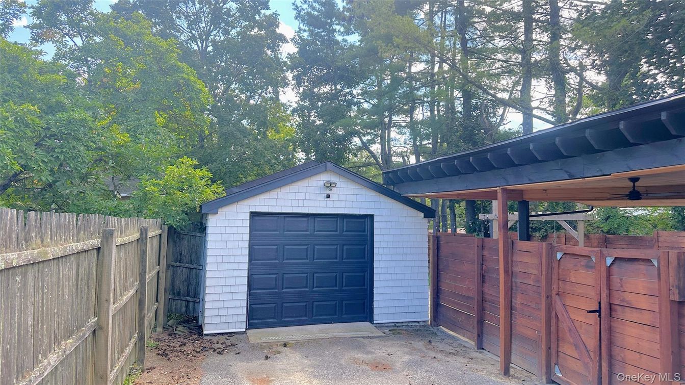 Detached Garage, Exterior