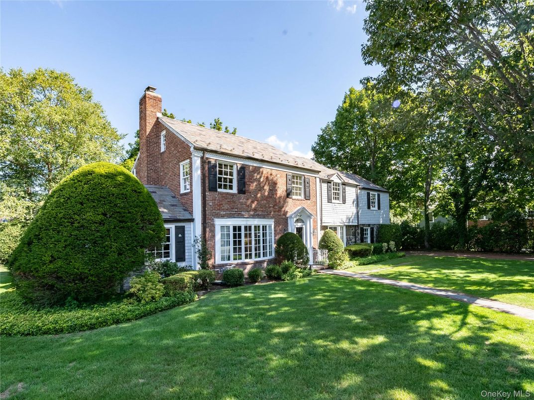 Backyard, Exterior, Facade, Brick Facade, Georgian