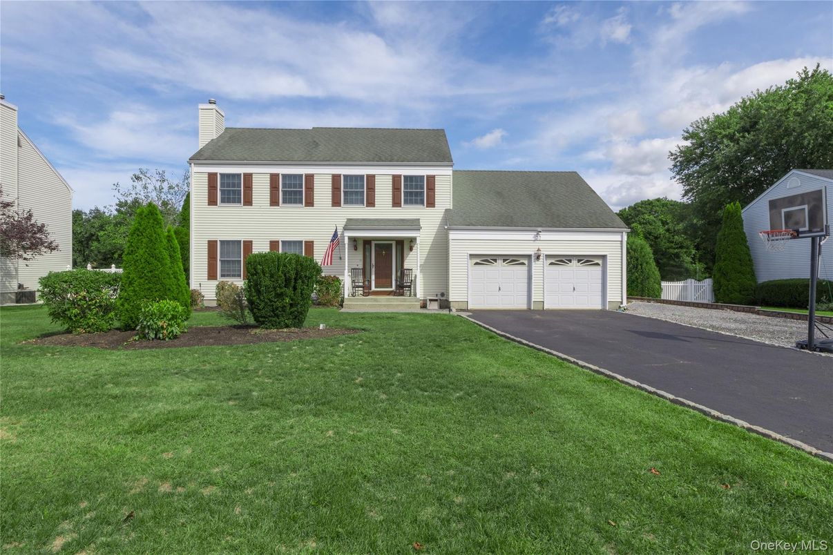 Attached, Exterior, Facade, Georgian