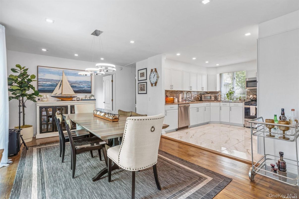 Dining room, Interior, Kitchen, Pendant Lights, Recessed Lighting, Wood Texture Flooring