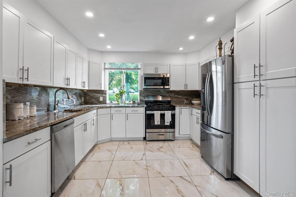 Interior, Kitchen, Marble, Recessed Lighting, Stainless Steel Appliances