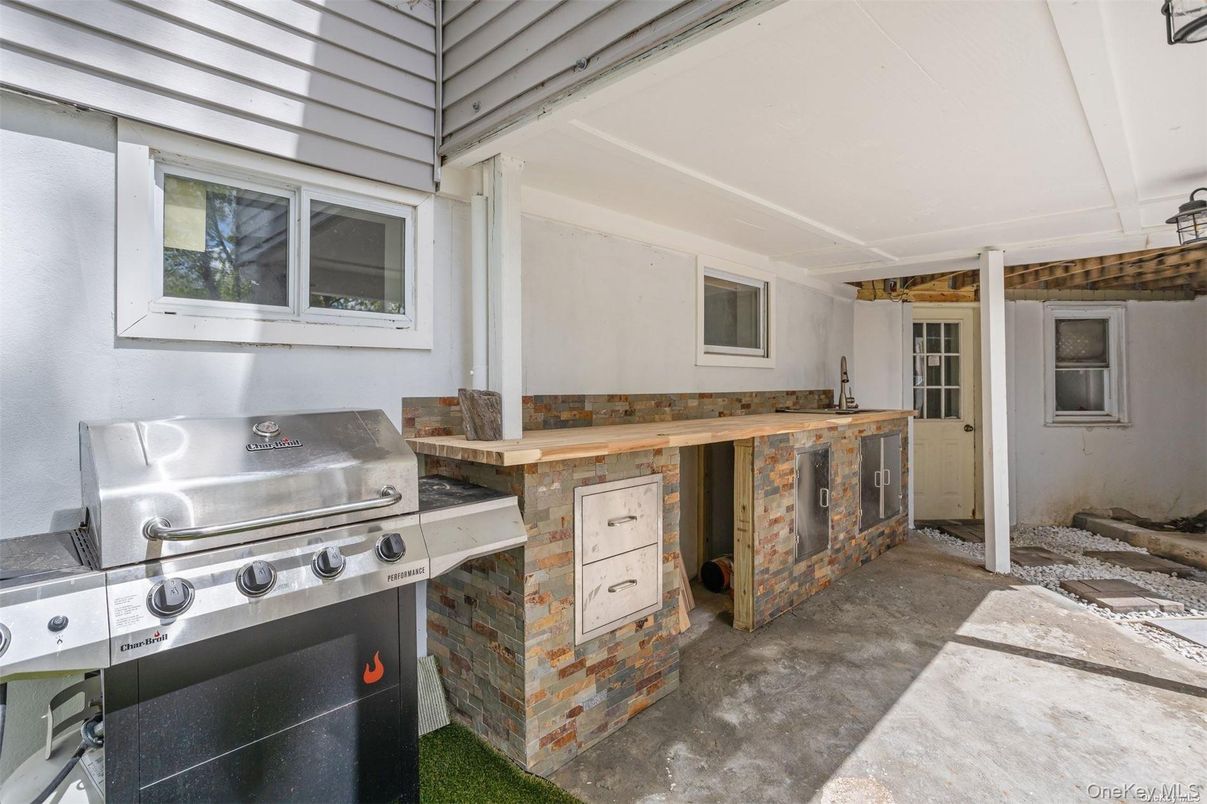 Exterior, Outdoor Kitchen