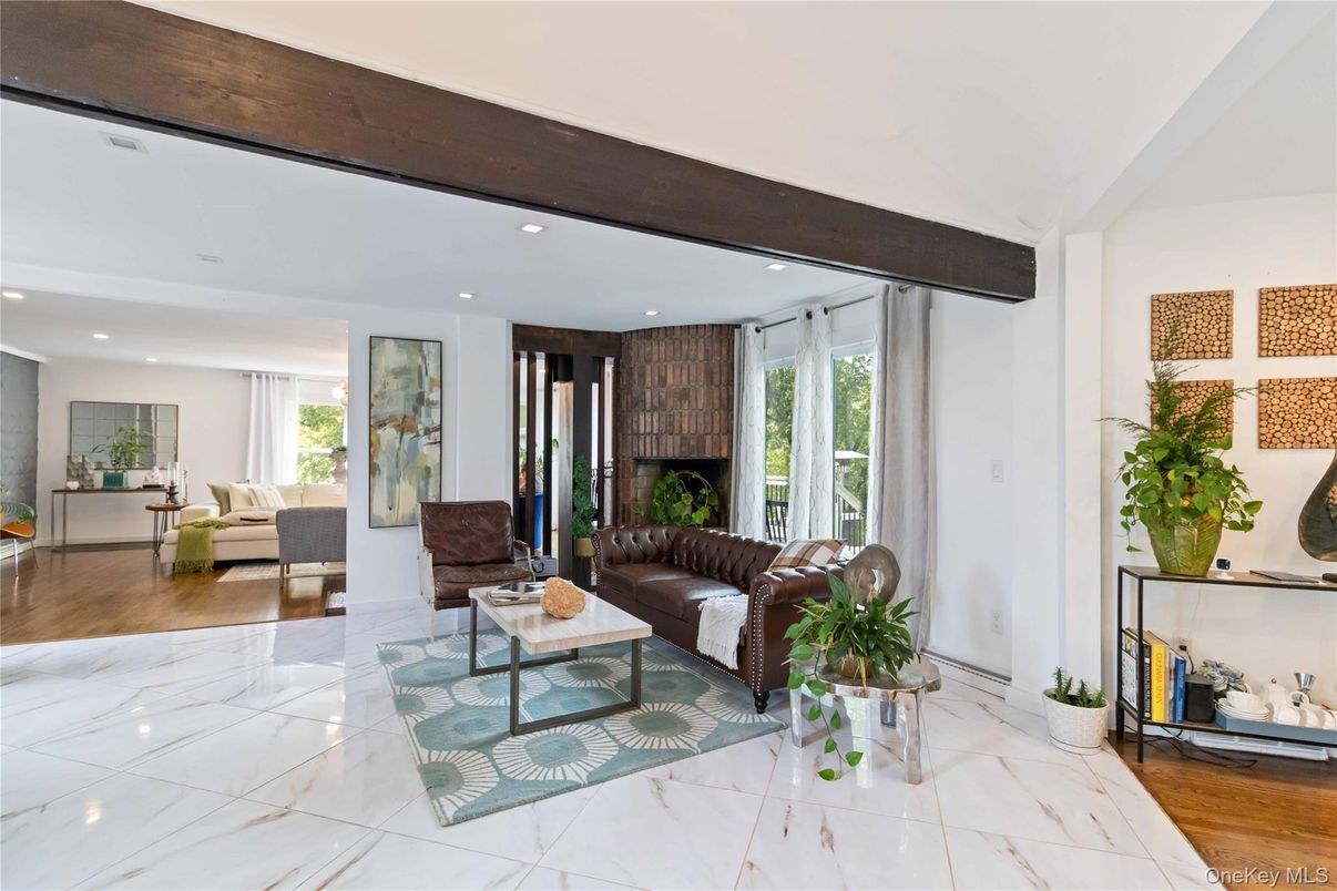 Interior, Living room, Marble, Recessed Lighting, Wood Texture Flooring