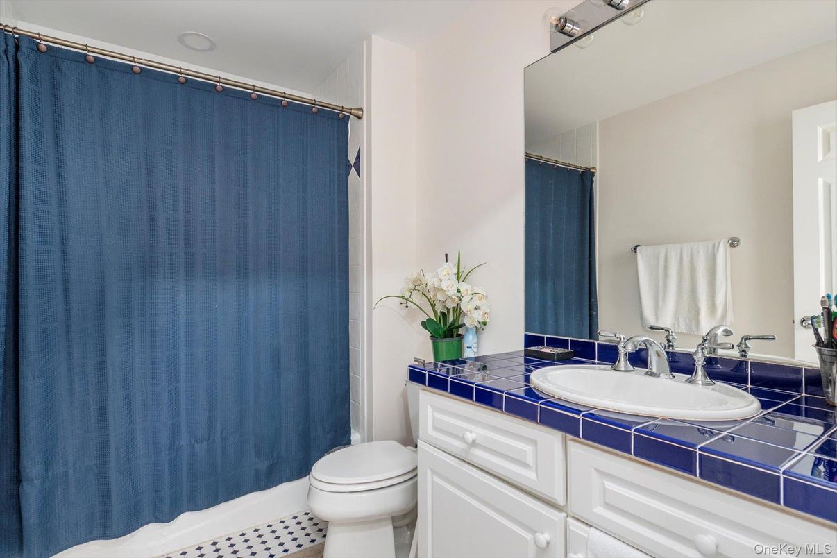 Bathroom, Interior, Tile Countertops