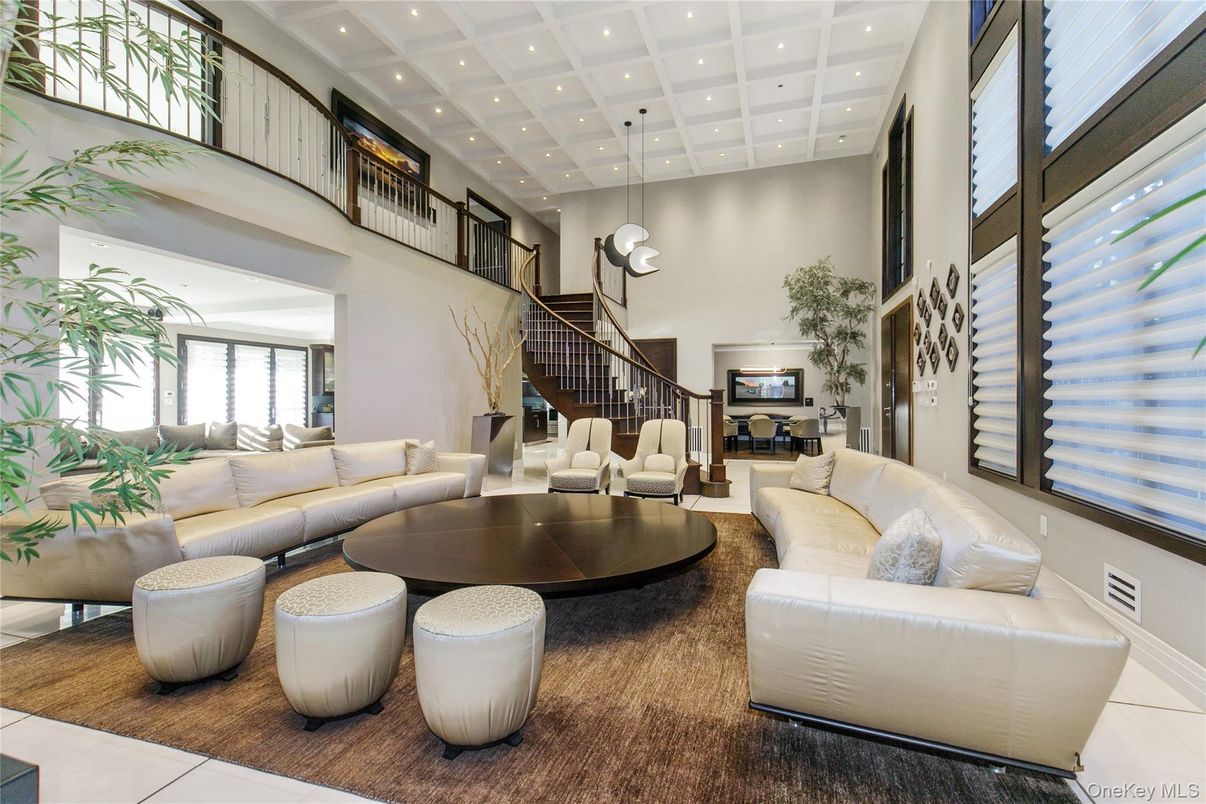 Interior, Living room, Pendant Lights, Recessed Lighting