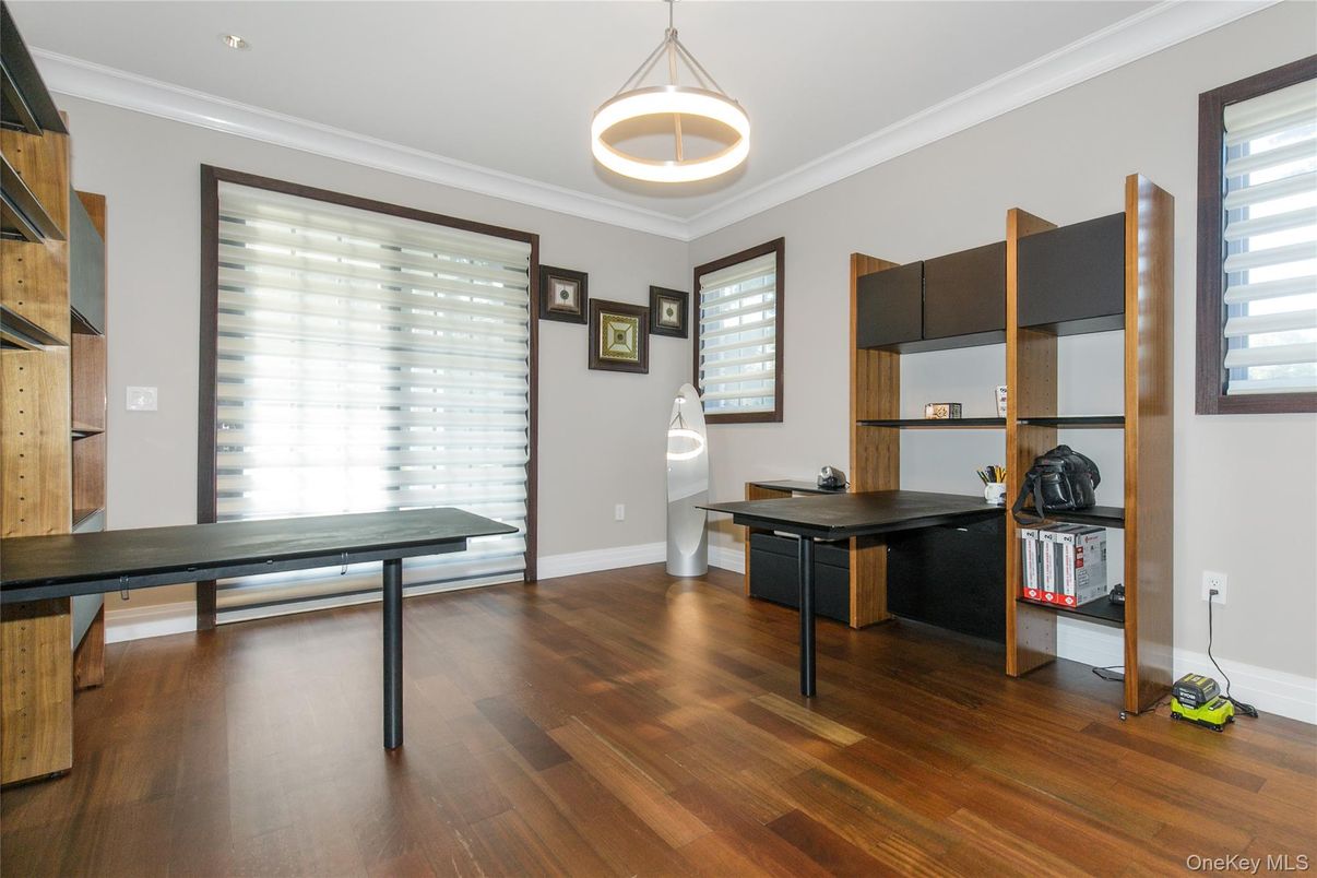Interior, Pendant Lights, Wood Texture Flooring