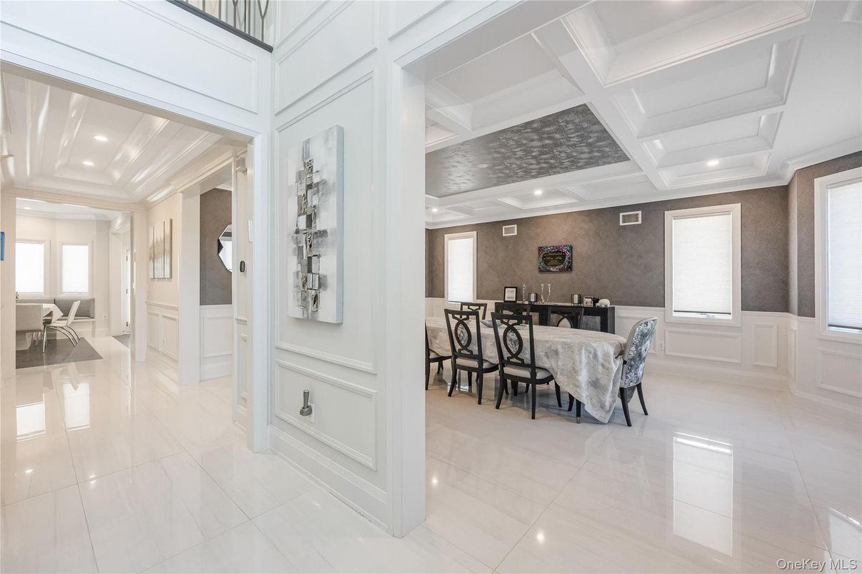 Dining room, Interior, Recessed Lighting