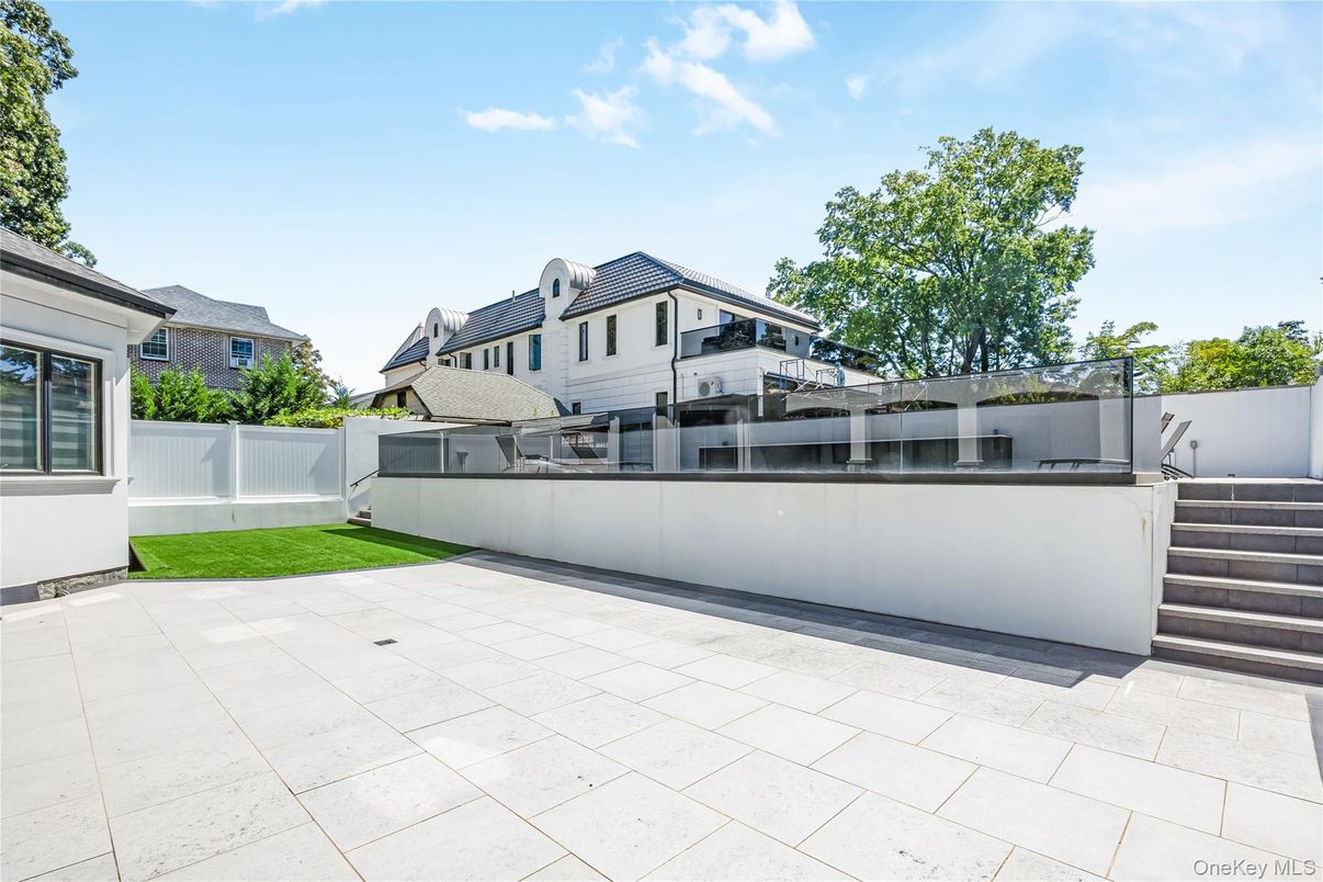 Exterior, Outdoor Kitchen