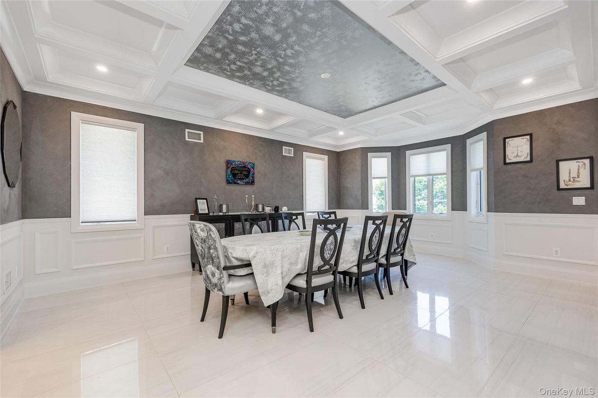 Dining room, Interior, Recessed Lighting