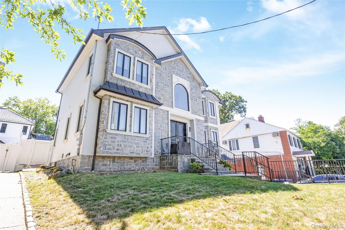 Backyard, Exterior, Facade, Rowhouse