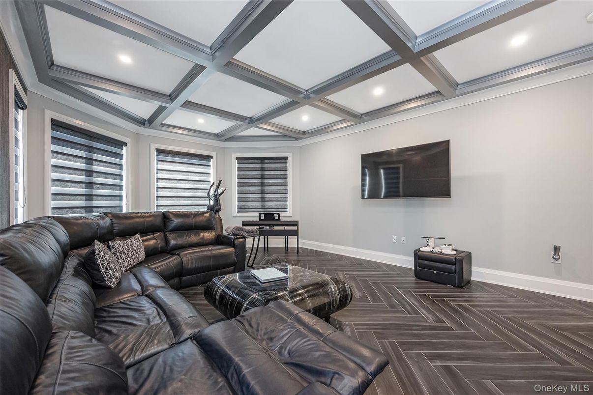 Interior, Living room, Recessed Lighting, Wood Texture Flooring