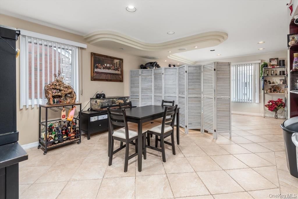 Dining room, Interior, Recessed Lighting