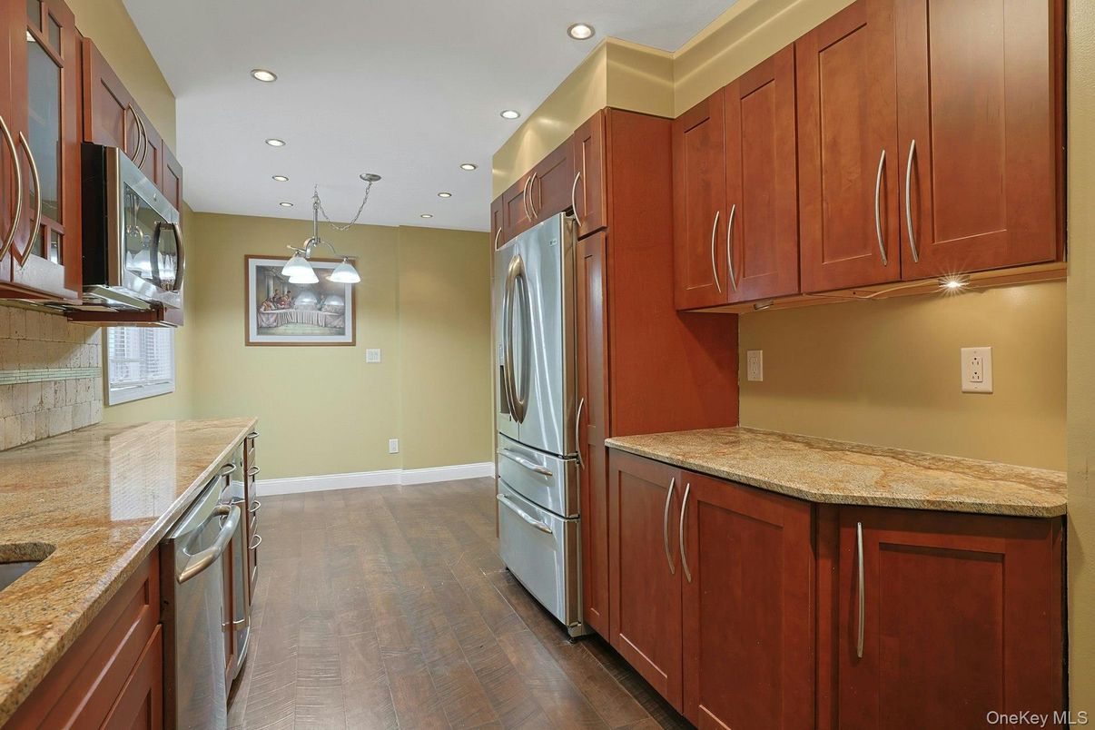 Interior, Kitchen, Pendant Lights, Recessed Lighting, Wood Texture Flooring