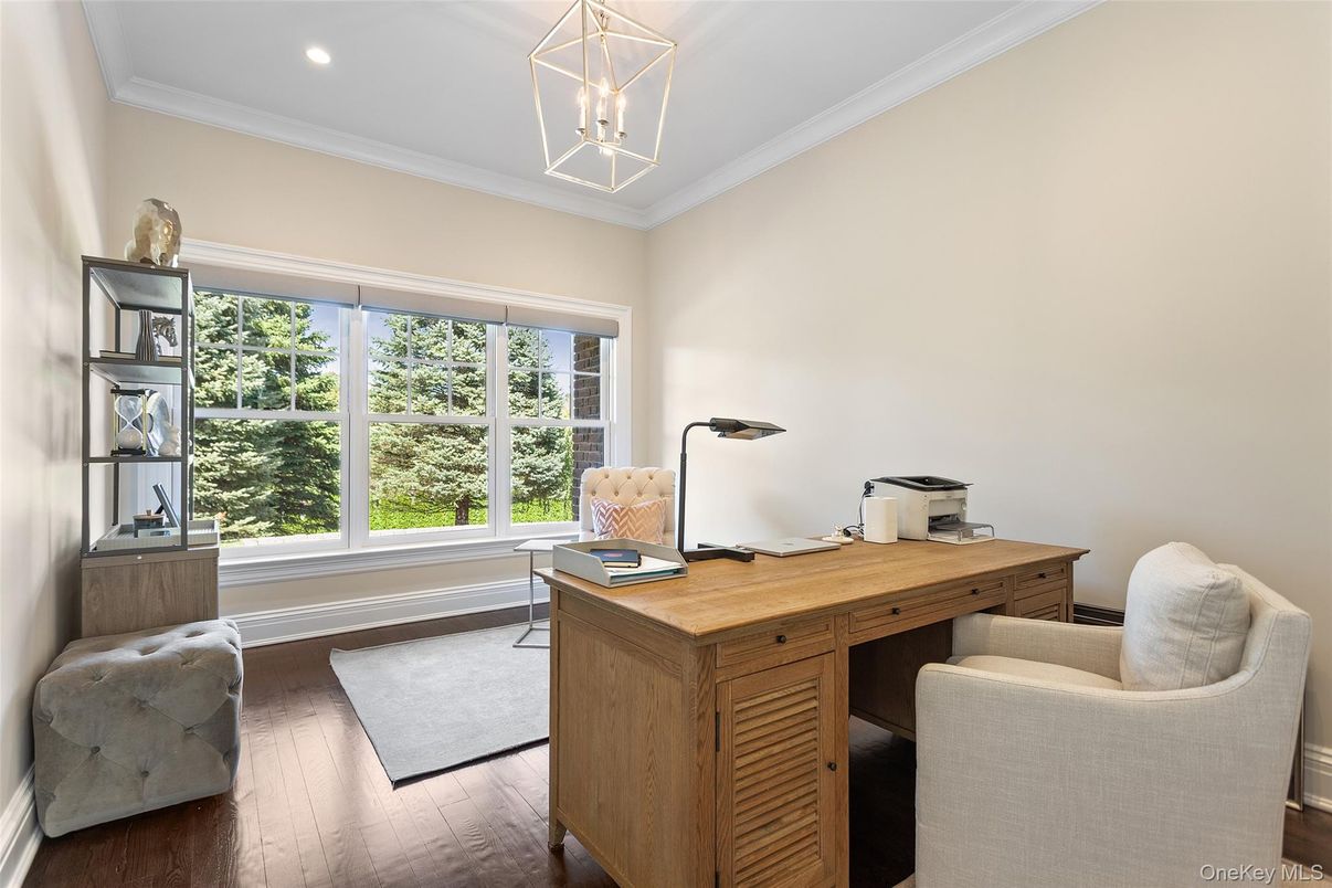 Home Office, Interior, Recessed Lighting, Wood Texture Flooring