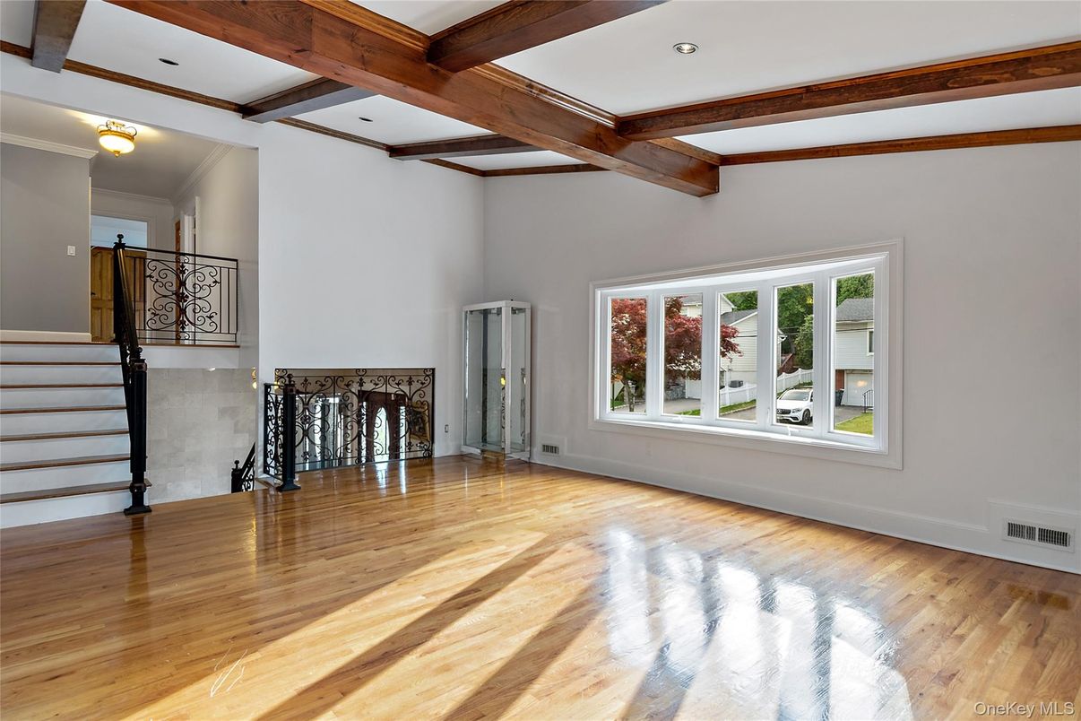 Empty room, Interior, Recessed Lighting, Wooden Beams, Wood Texture Flooring