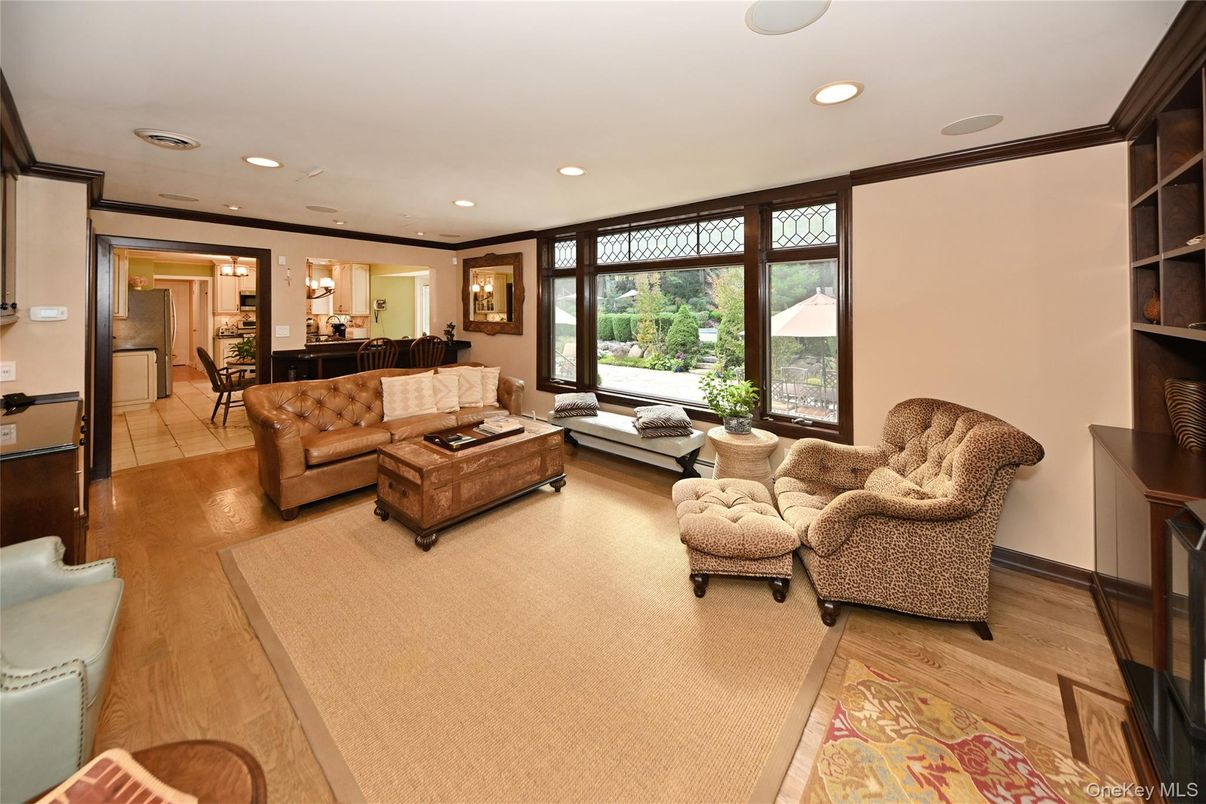 Dining room, Interior, Living room, Recessed Lighting, Wood Texture Flooring