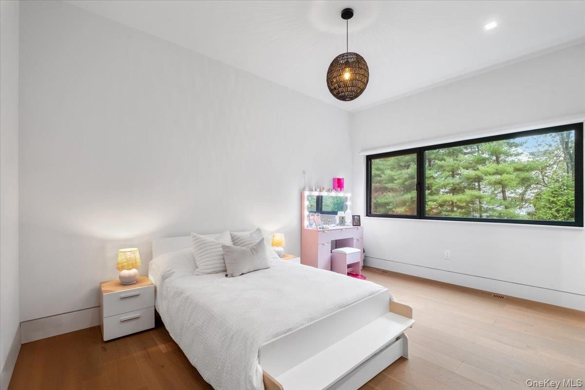 Bedroom, Interior, Pendant Lights, Recessed Lighting, Wood Texture Flooring