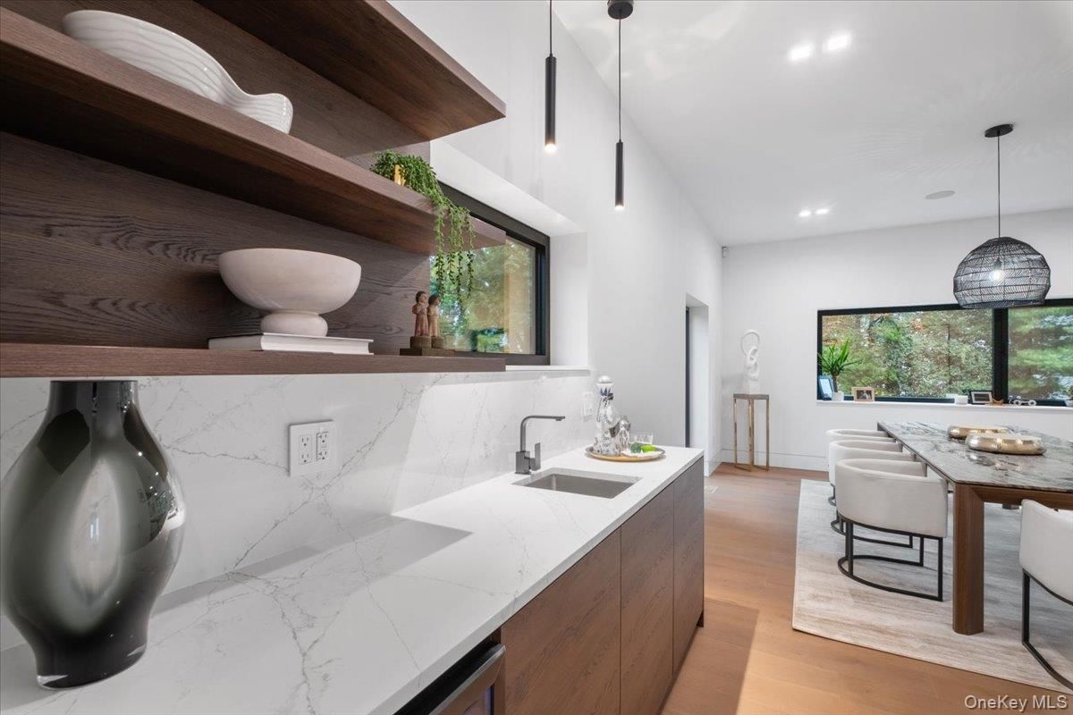 Dining room, Interior, Kitchen, Pendant Lights, Recessed Lighting, Wood Texture Flooring