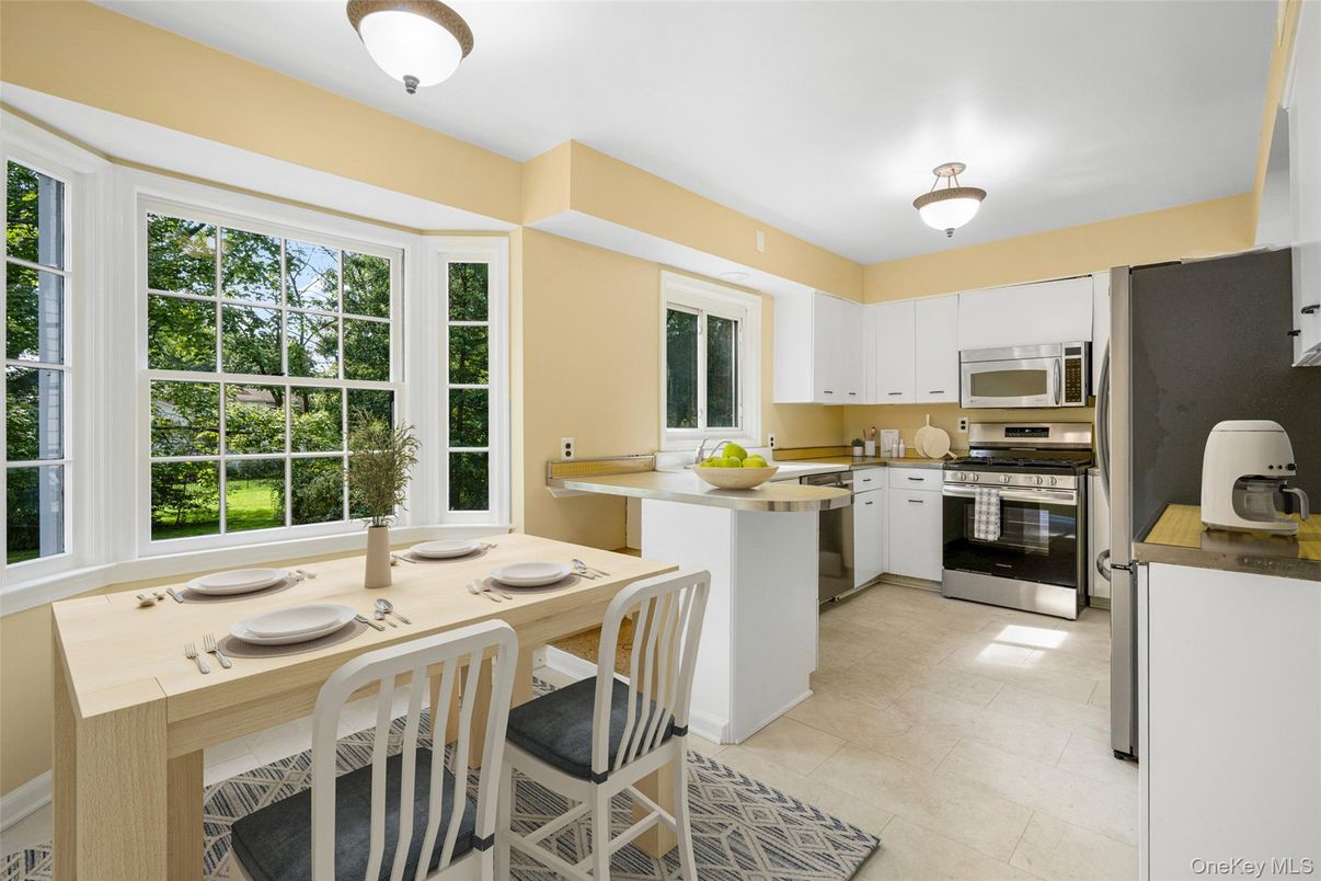 Dining room, Interior, Kitchen, Stainless Steel Appliances