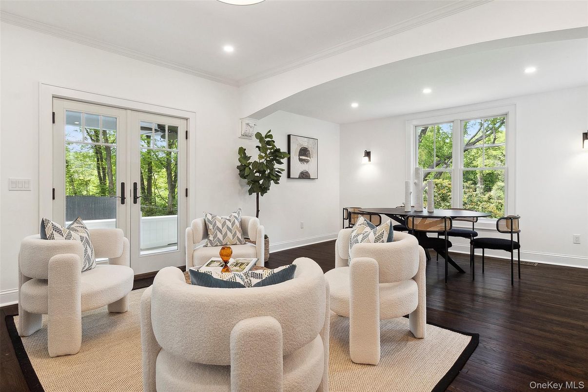 Dining room, Interior, Living room, Recessed Lighting, Wood Texture Flooring