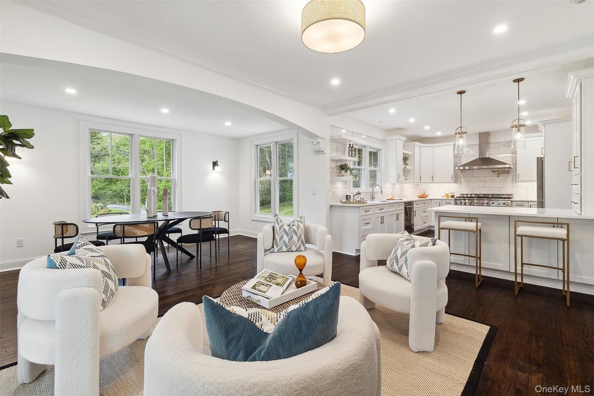 Dining room, Interior, Kitchen, Living room, Pendant Lights, Recessed Lighting, Stainless Steel Appliances, Wood Texture Flooring