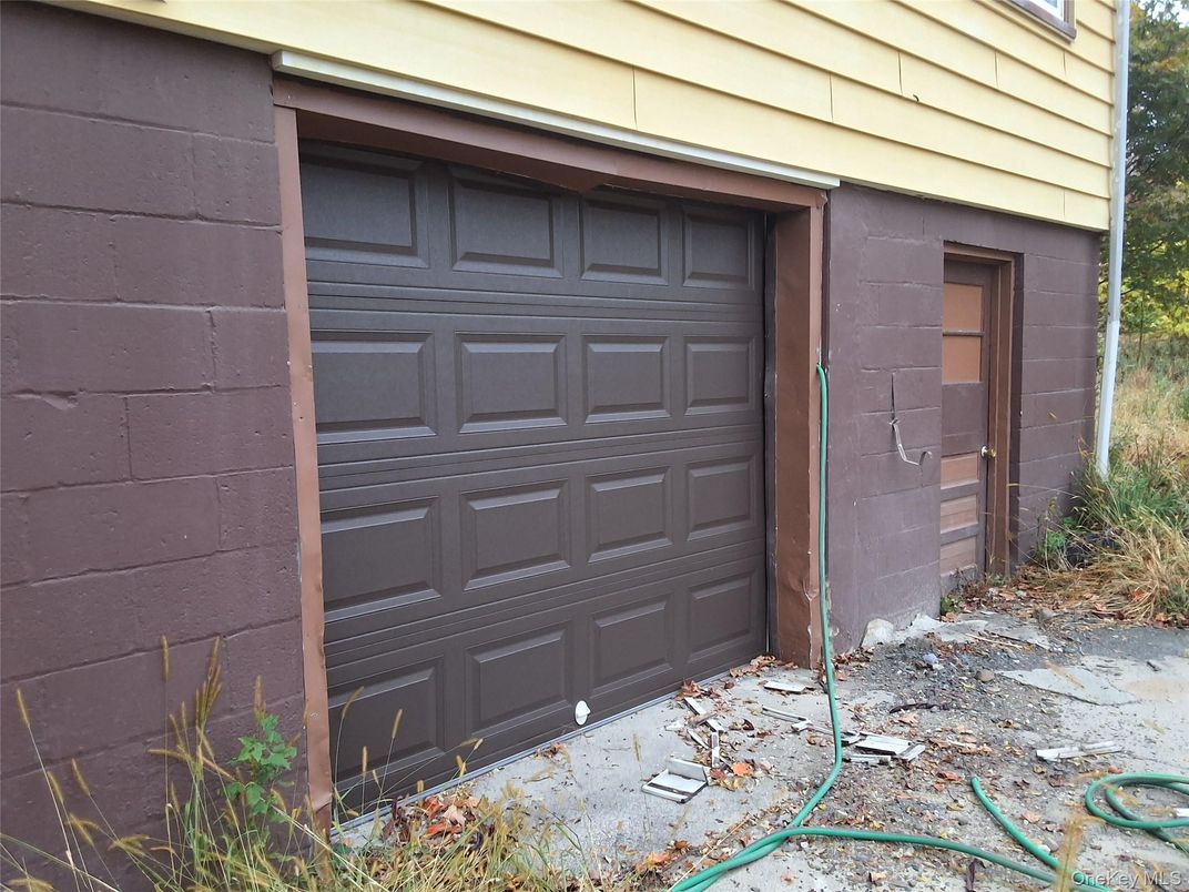 Detached Garage, Exterior