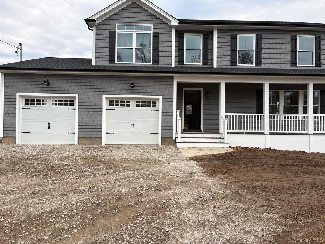 Attached, Exterior, Facade, Farmhouse