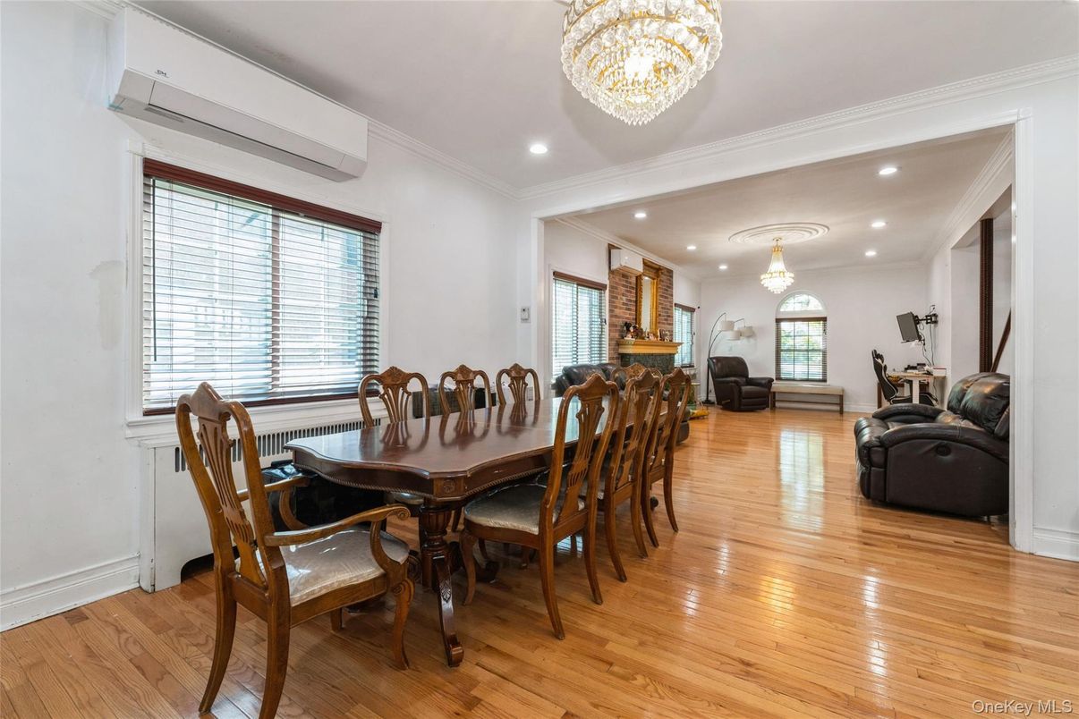 Chandelier, Dining room, Interior, Recessed Lighting, Wood Texture Flooring