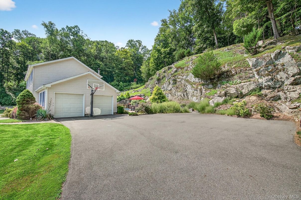 Backyard, Detached Garage, Exterior