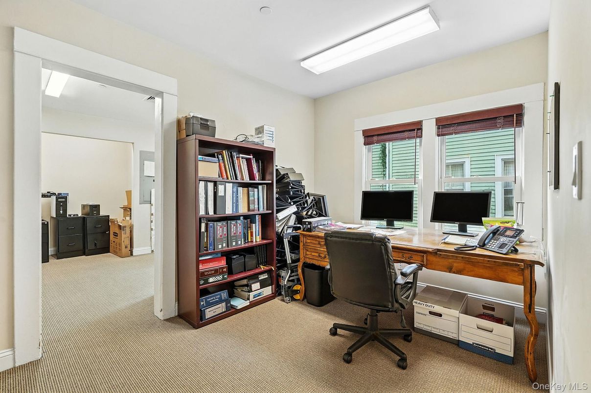 Home Office, Interior
