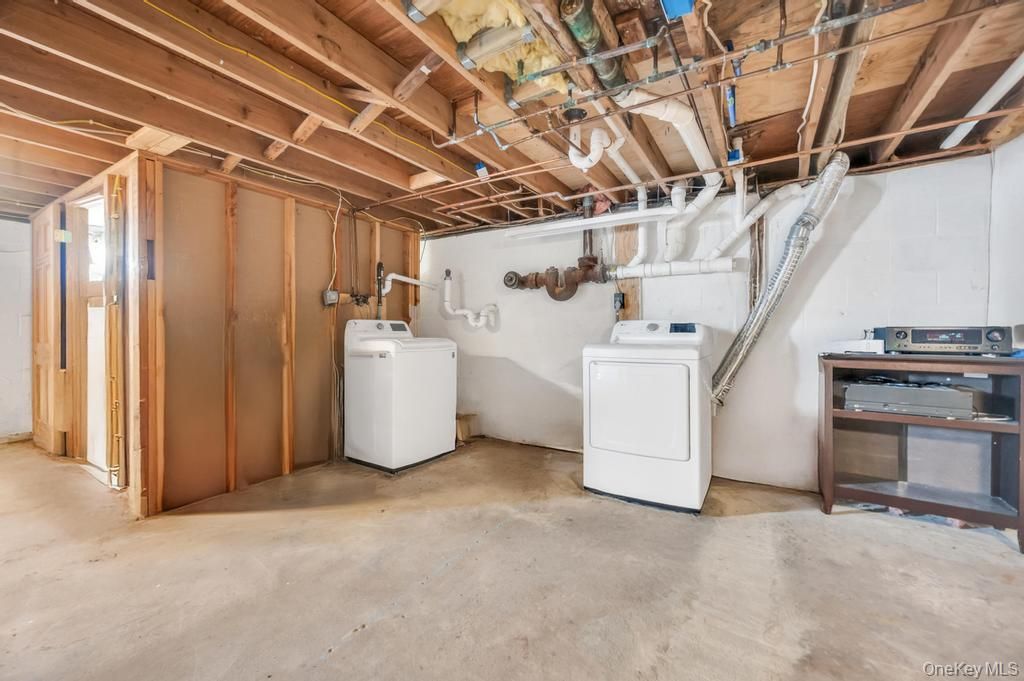 Interior, Washer, Wooden Beams, Wooden Ceilings