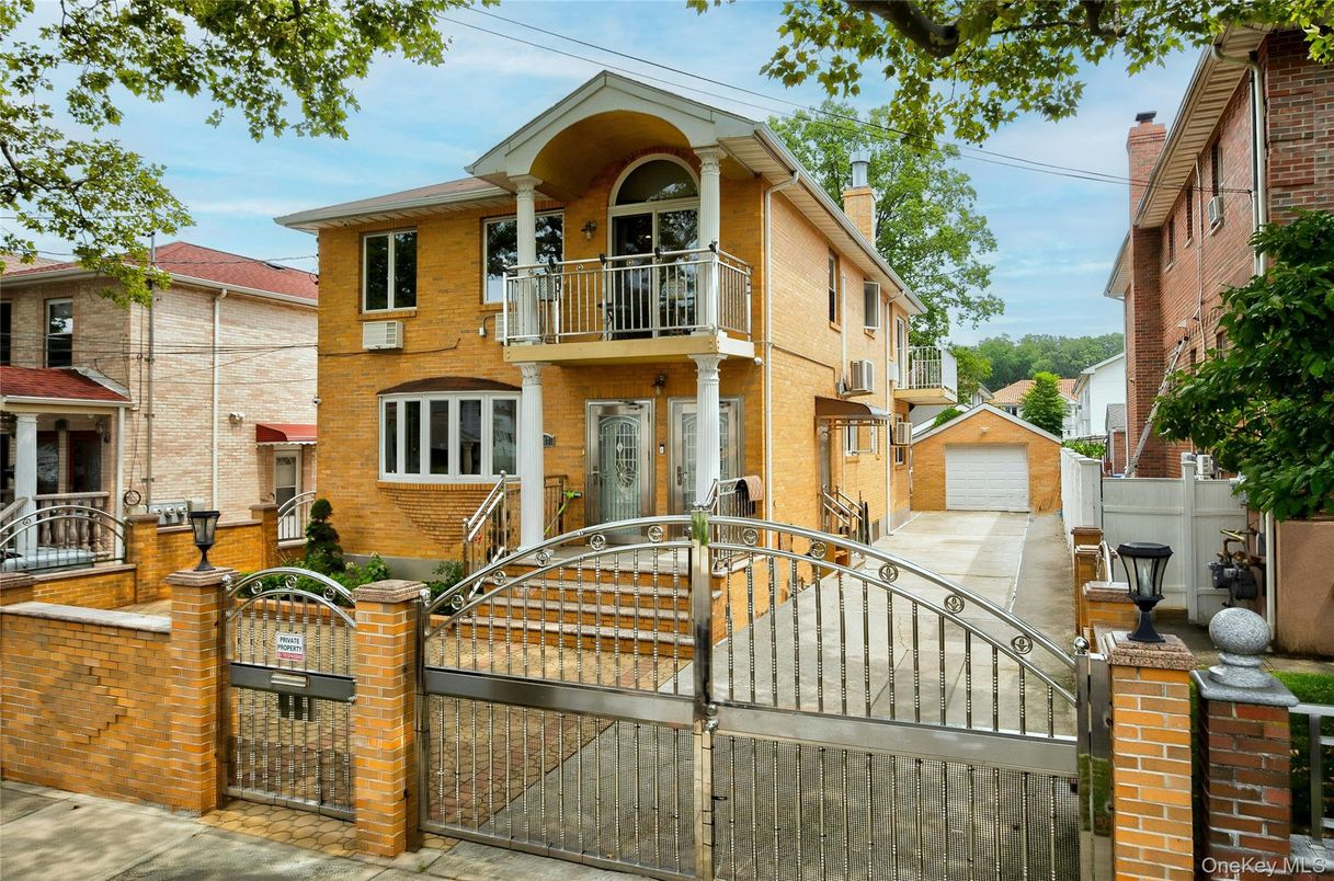 Detached Garage, Exterior, Facade, Brick Facade, Rowhouse