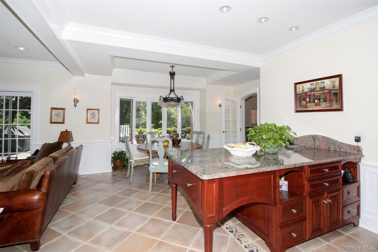 Dining room, Interior, Recessed Lighting