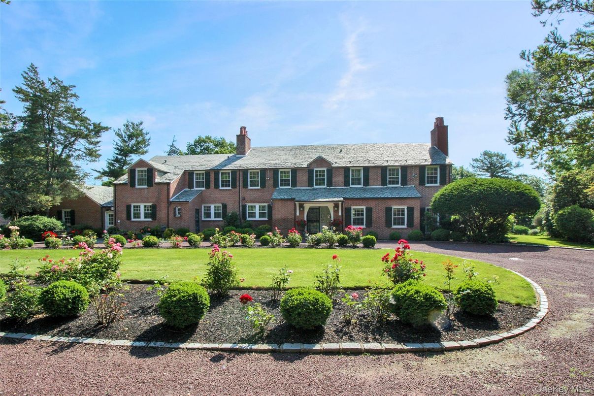 Backyard, Exterior, Facade, Brick Facade, Georgian