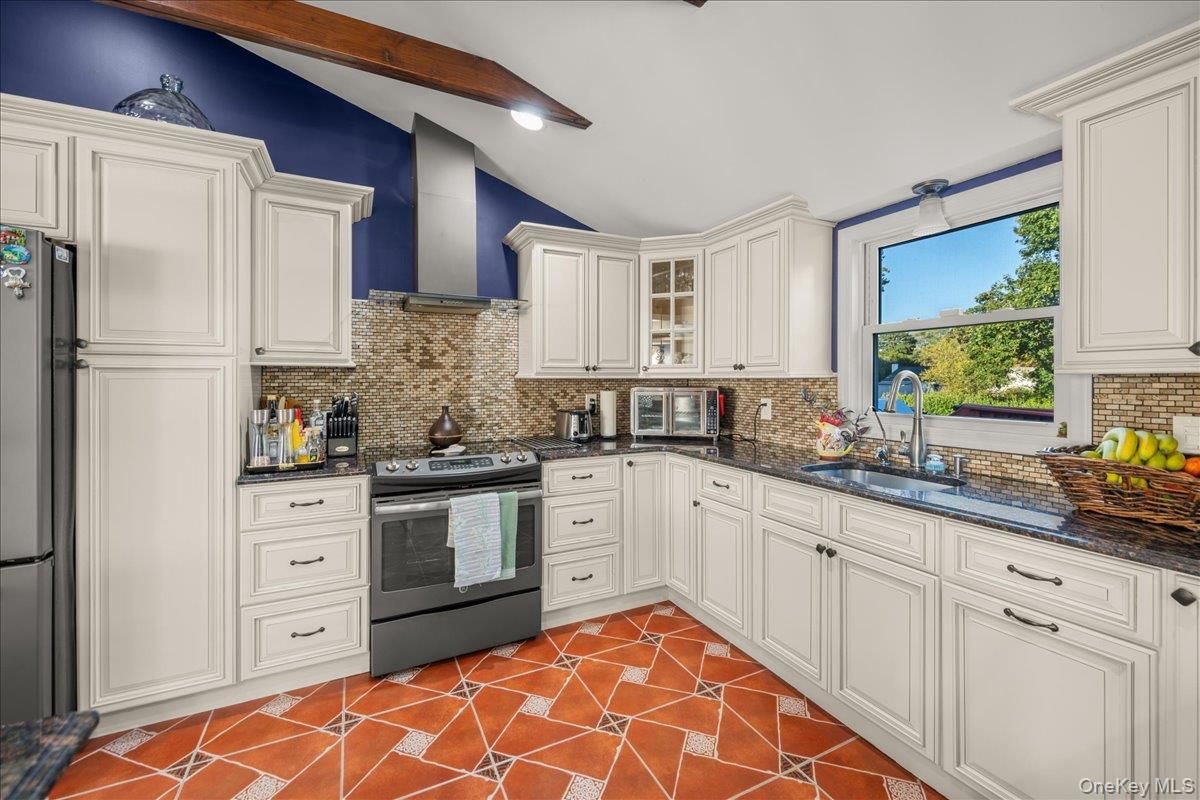 Interior, Kitchen, Recessed Lighting, Wooden Beams
