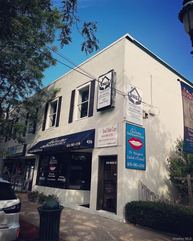 Exterior, Facade, None