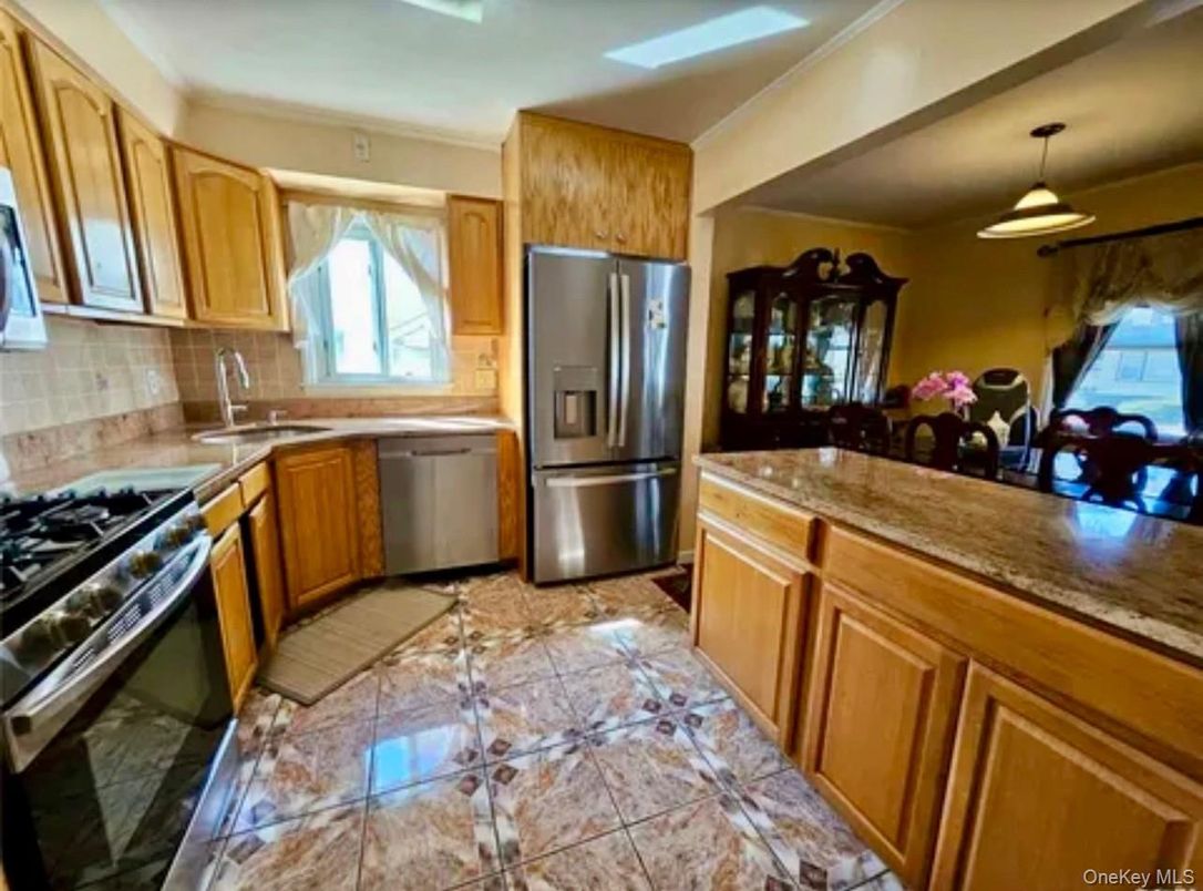 Interior, Kitchen, Pendant Lights, Stainless Steel Appliances