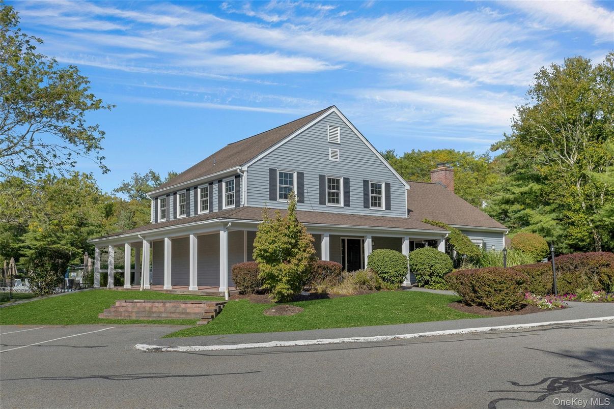 Exterior, Facade, Farmhouse