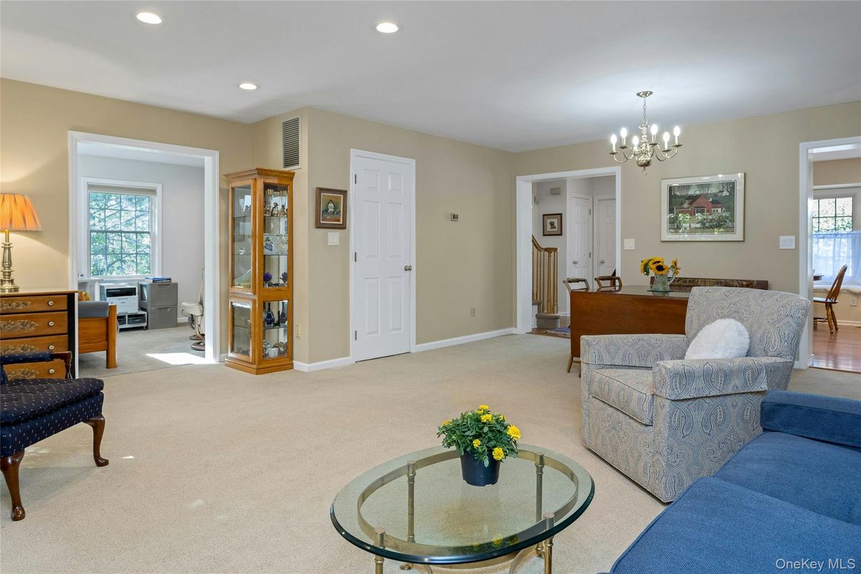 Chandelier, Dining room, Interior, Living room, Recessed Lighting