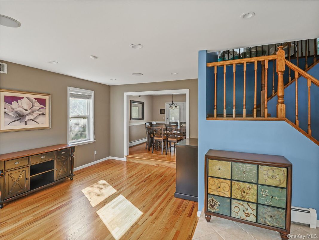 Chandelier, Dining room, Interior, Recessed Lighting, Wood Texture Flooring