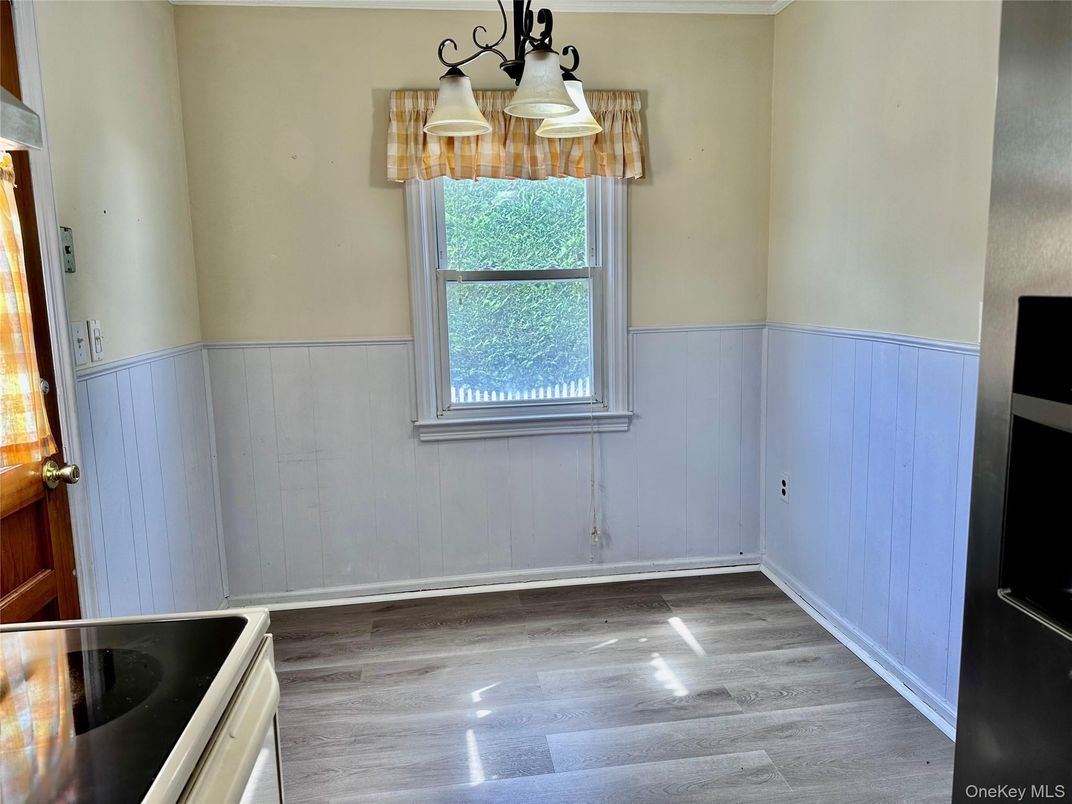 Chandelier, Interior, Kitchen, Wood Texture Flooring