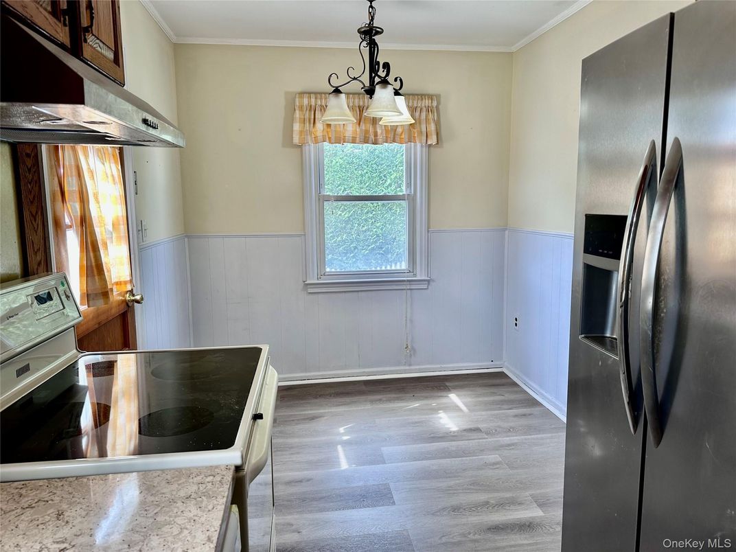 Chandelier, Interior, Kitchen, Wood Texture Flooring