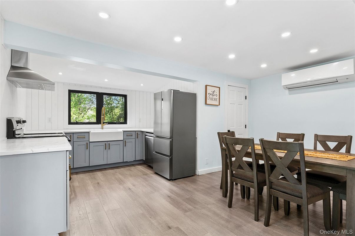 Dining room, Interior, Kitchen, Recessed Lighting, Wood Texture Flooring