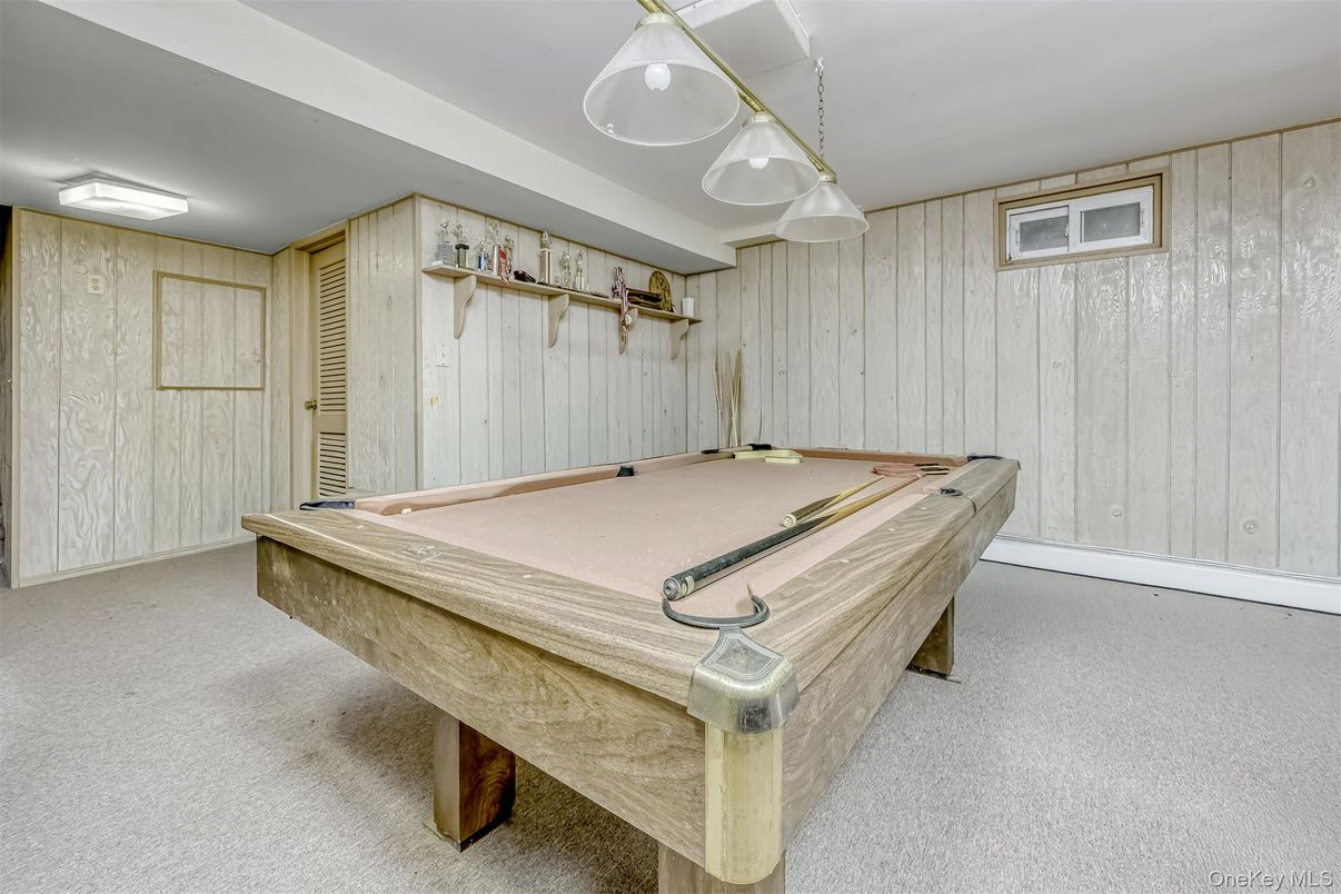 Billiard Table, Game Room, Interior