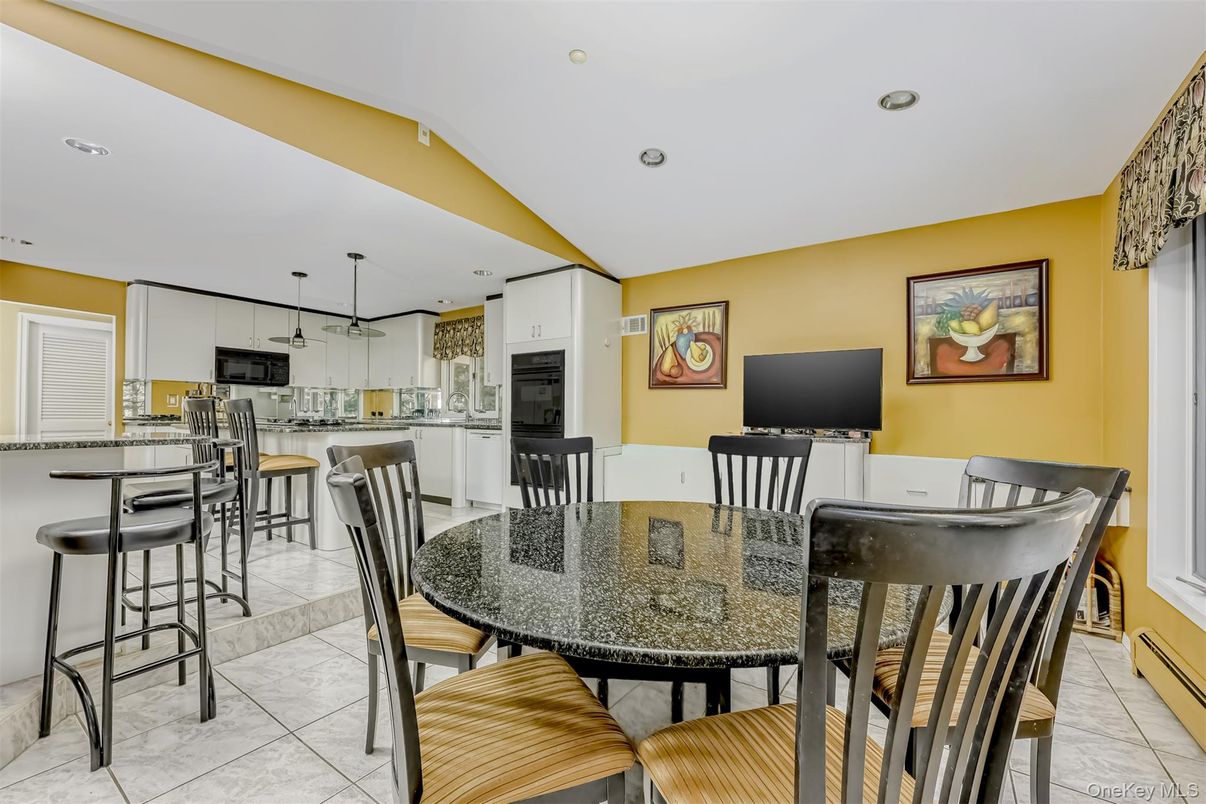 Dining room, Interior, Kitchen, Marble, Pendant Lights, Recessed Lighting