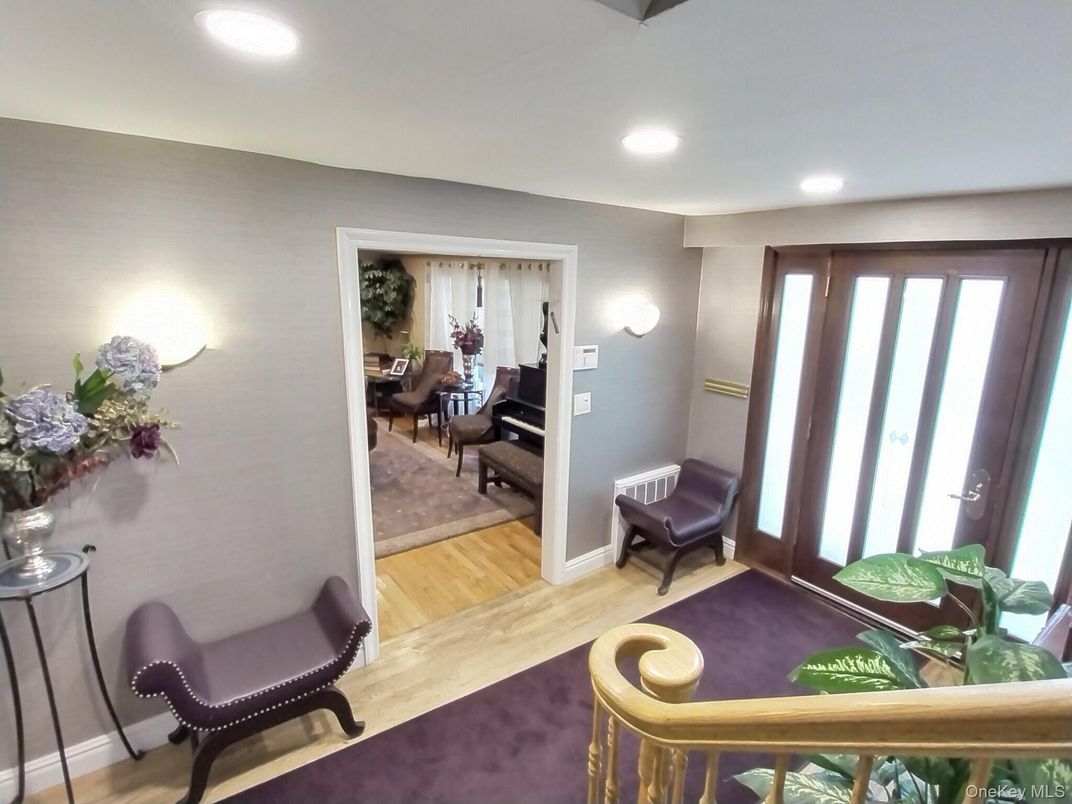 Interior, Piano, Recessed Lighting, Wood Texture Flooring